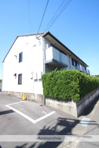 西彼杵郡長与町高田郷の賃貸アパート。敷地内に駐車場を確保出来ます♪