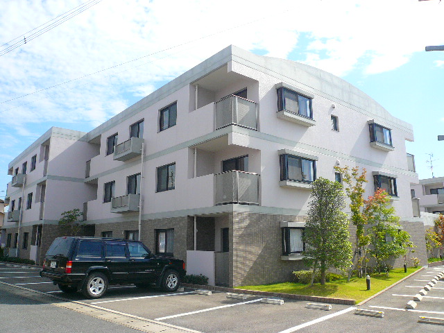 三養基郡上峰町大字坊所の賃貸マンション。4ＬＤＫで広々空間！